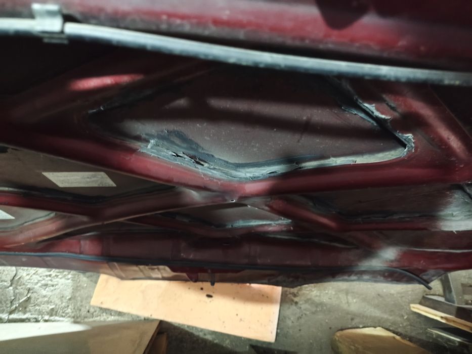 Капот на Тайоту спринтер марино