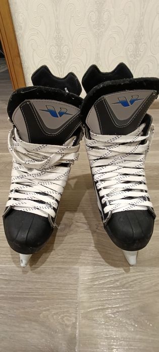 Коньки хоккейные CCM