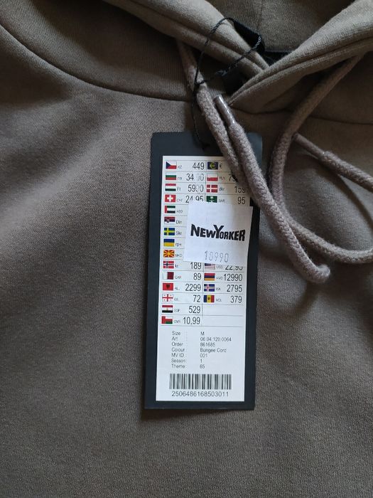 Толстовка новая с капюшоном