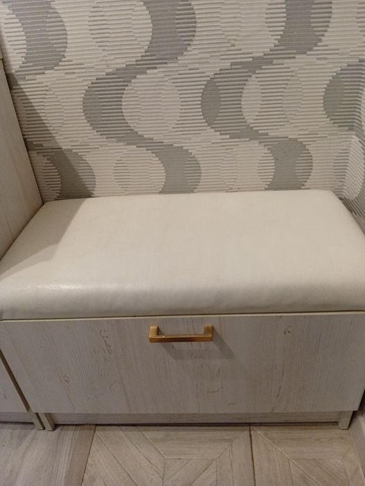 Продам обувницу б/у