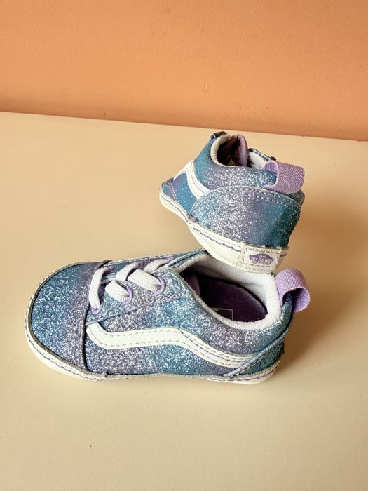 Нови оригинални бебешки маратонки Vans, размер 19