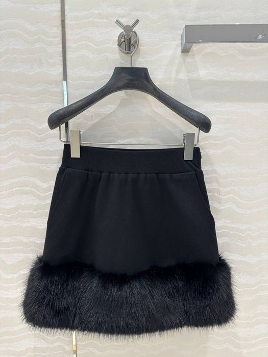 Къса пола на Prada