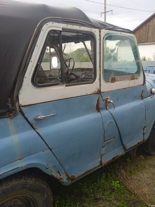 Уаз сатылады, док бар