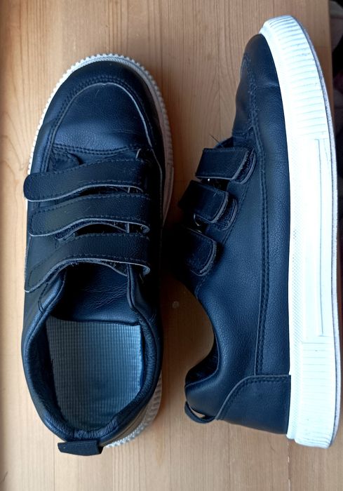 Лоферы на липучках.