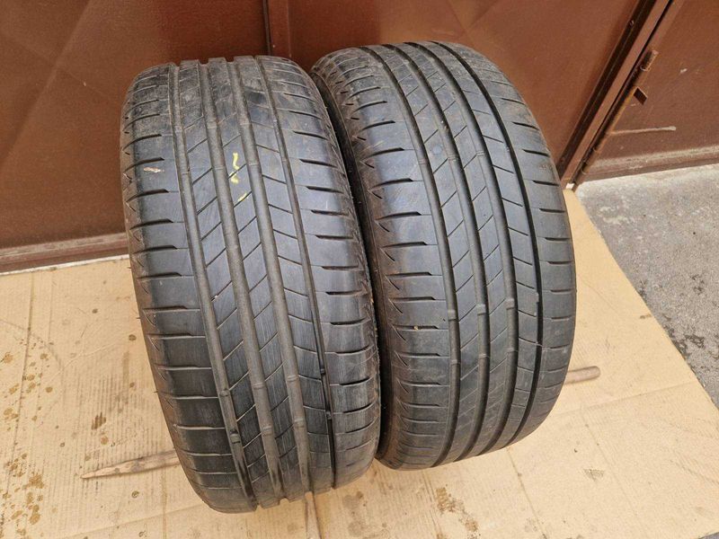 2 Bridgestone R17 225/45
летни гуми
DOT1521