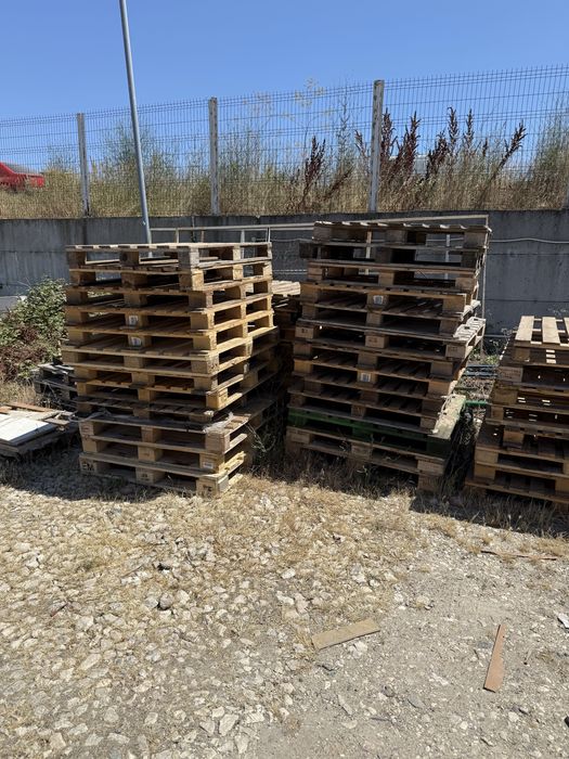 Vand paletii lemn 120x120