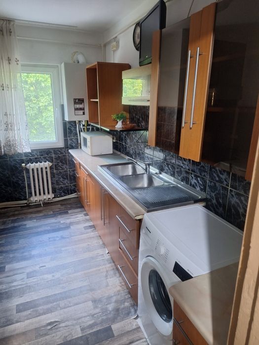 Închiriez apartament