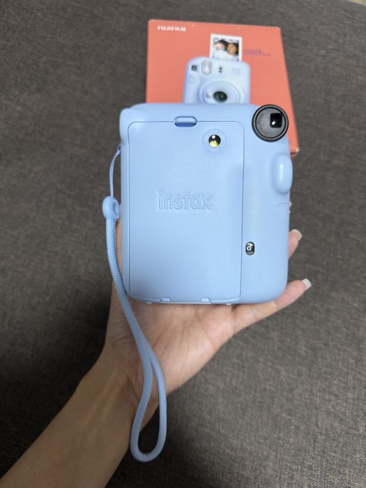 Продам камеру Instax mini 12