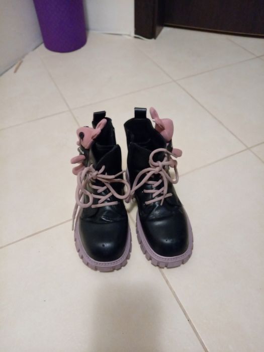 Детски обувки със зайчета