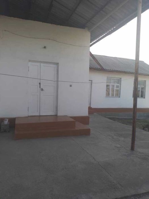 Продается большой дом с земельным участком в центре города