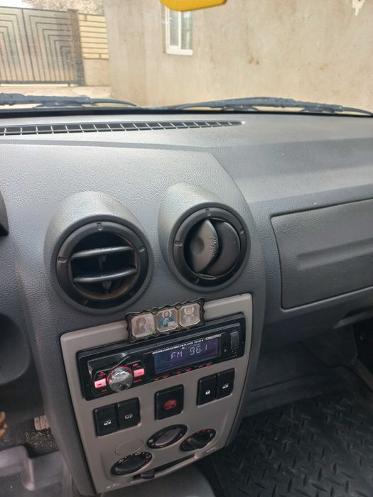 De vanzare logan 1.4 Mpi in stare foarte buna.