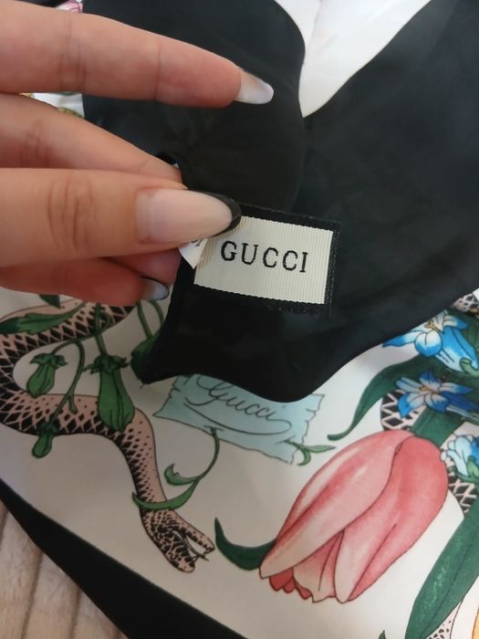 Gucci floral snakes копринен шал