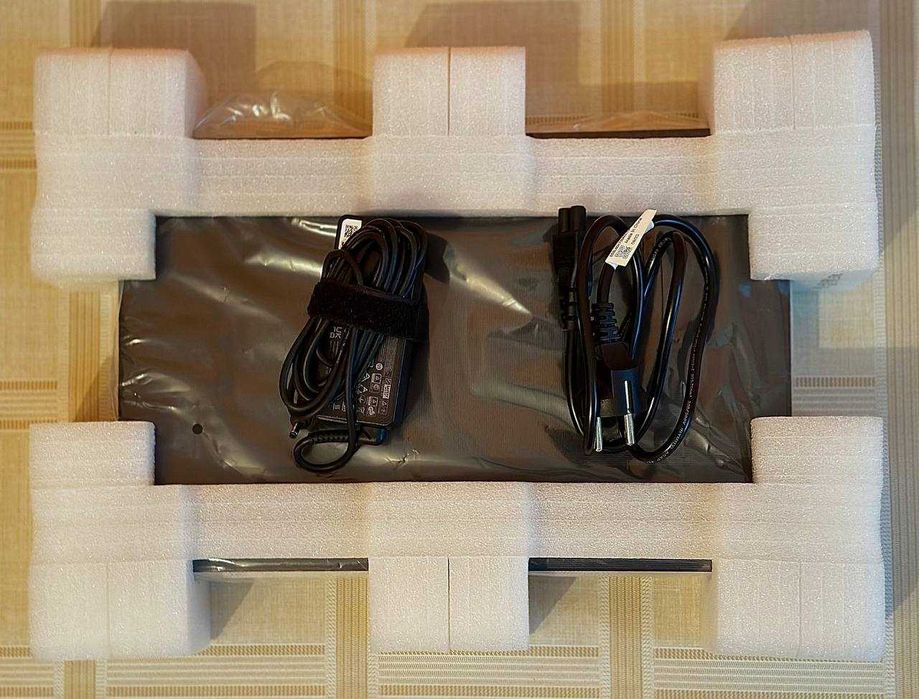 LENOVO V15 ( i5 -12500H).Офисный ноутбук. Новый. С гарантийным талоном