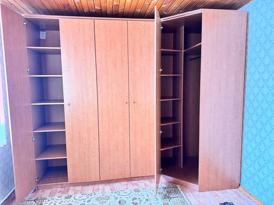 Продаются шкафы и комод