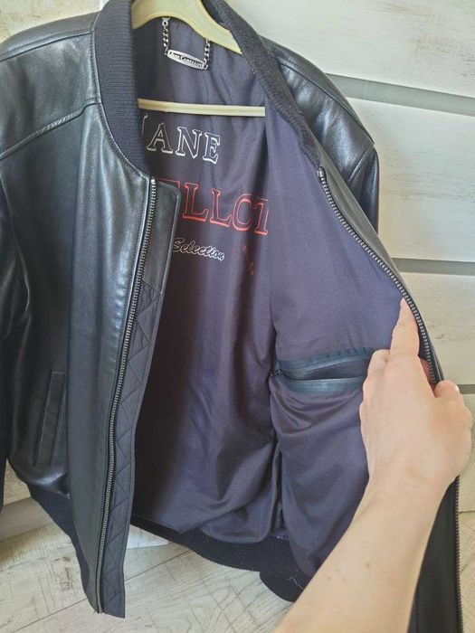 Кожаный бомбер с подкладом