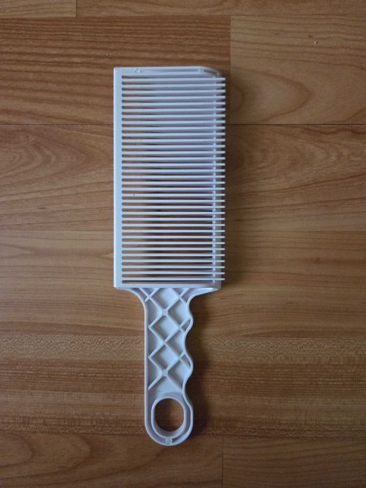 Pieptan Fade alb pentru tuns