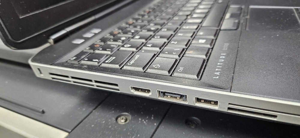 Laptop DELL Latitude e5530 Defect pentru piese
