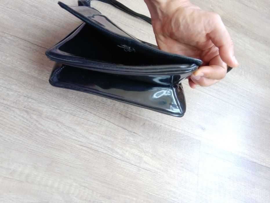 СОЦ-дамска лачена чантичка- за реквизит