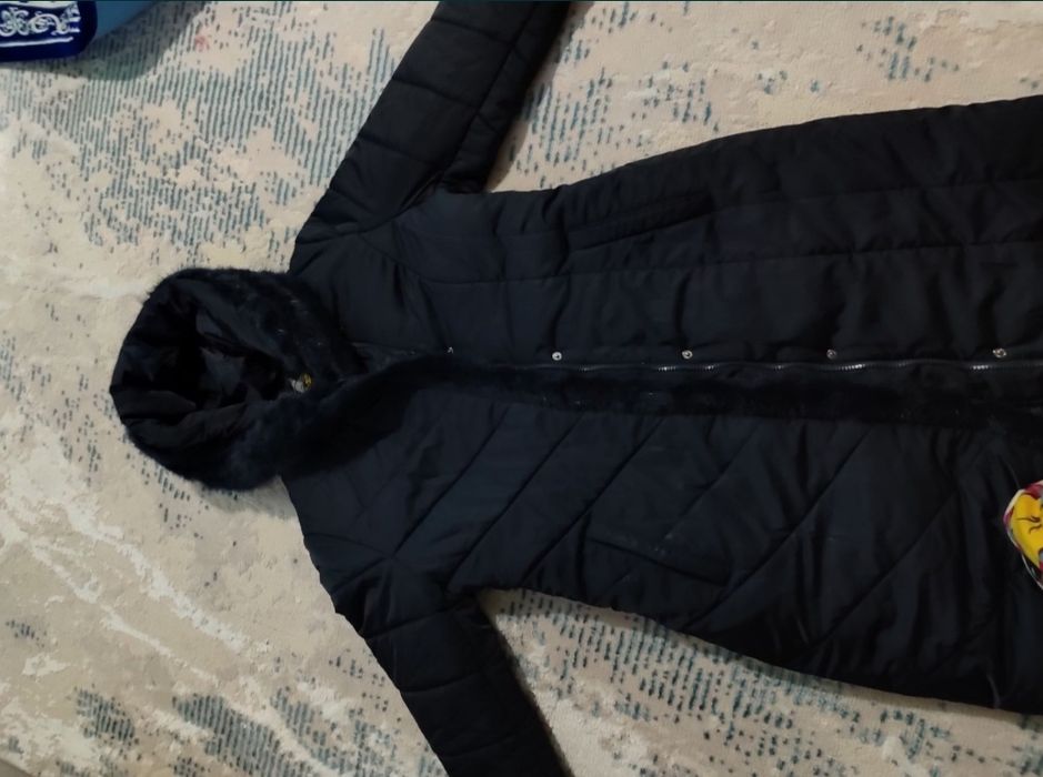 Продам женскую куртку 48.