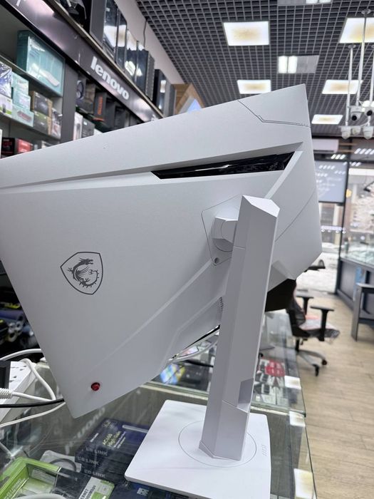 Msi Mag 274qrfw 27 2K 180hz rapid ips