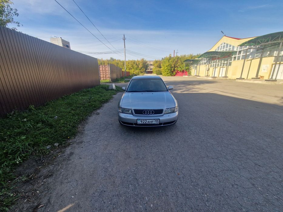 Ауди а 4 в 5 об.1.8