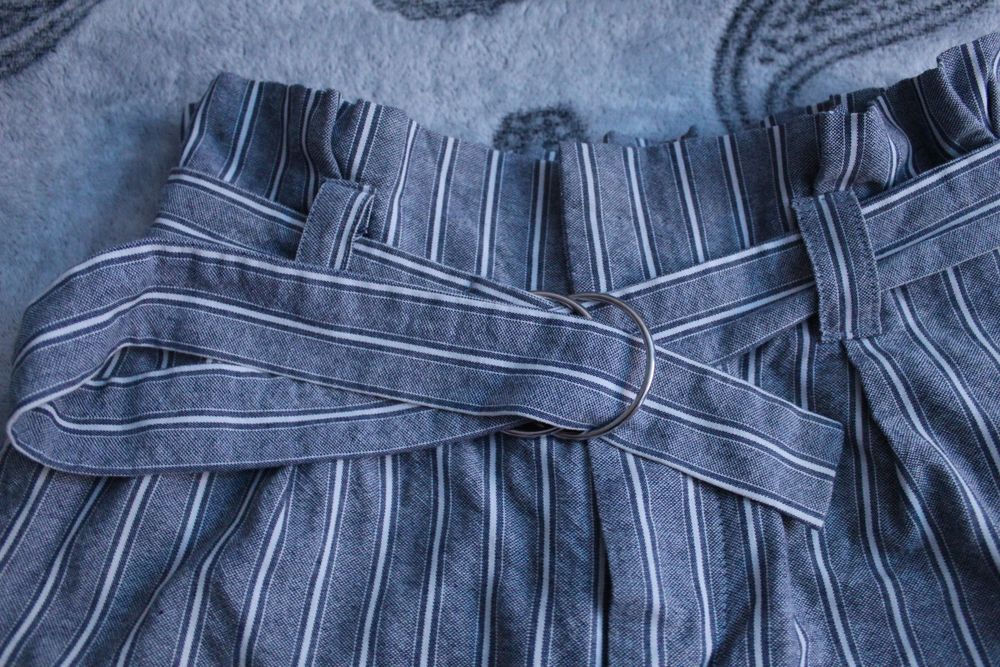 Pantaloni scurti eleganti