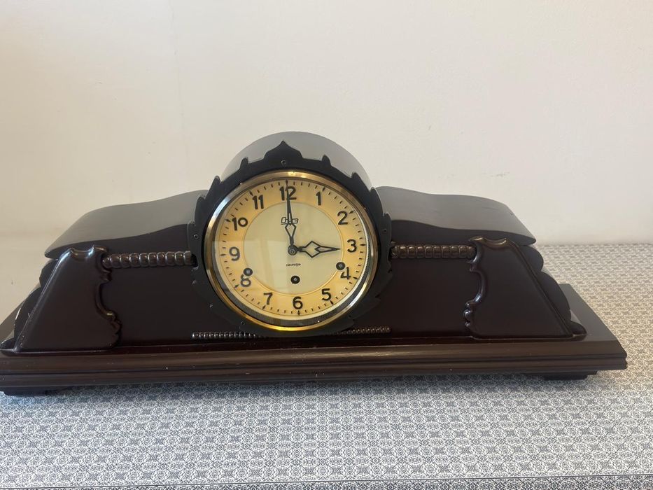 Продам часы каминные Янтарь с боем