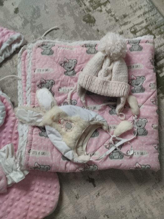 Конверт на выписку+ одеяло+ шапочки
