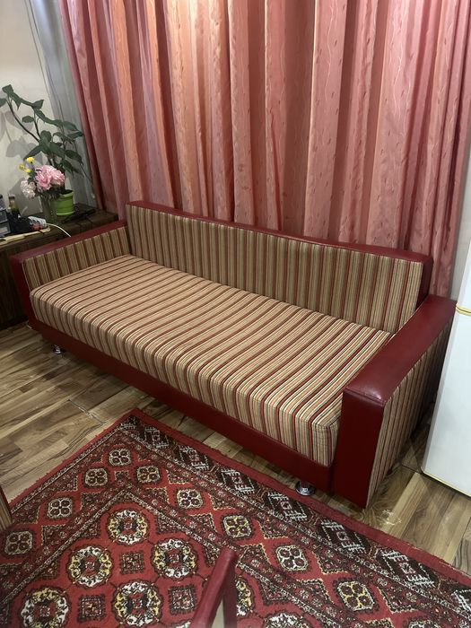 Диван в хорошем состоянии