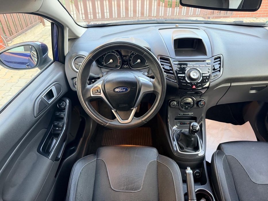 vand ford fiesta 2014 benzina