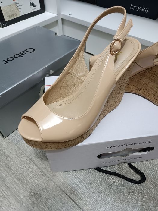 Продам босоножки! 4500!