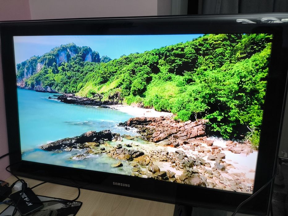 Продам рабочий телевизор диагональ 40 дюймов, 101 см