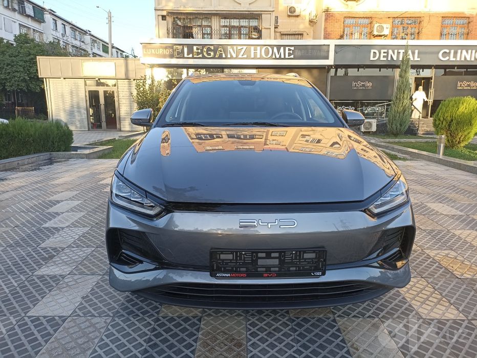 BYD E2 Luxury 405km! 2025 йил! 4200 км юрган! 8 йил гарантияси бор!