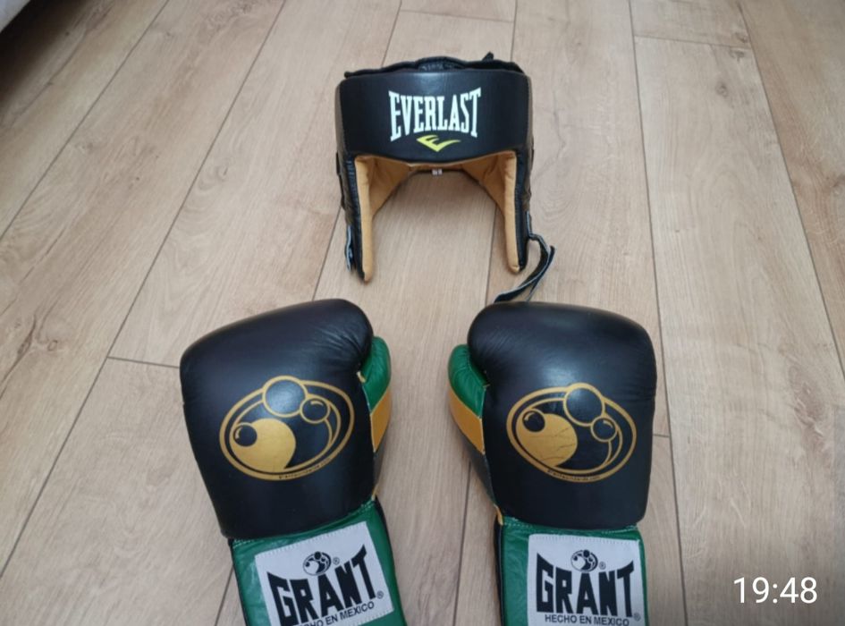 Продам боксерские перчатки