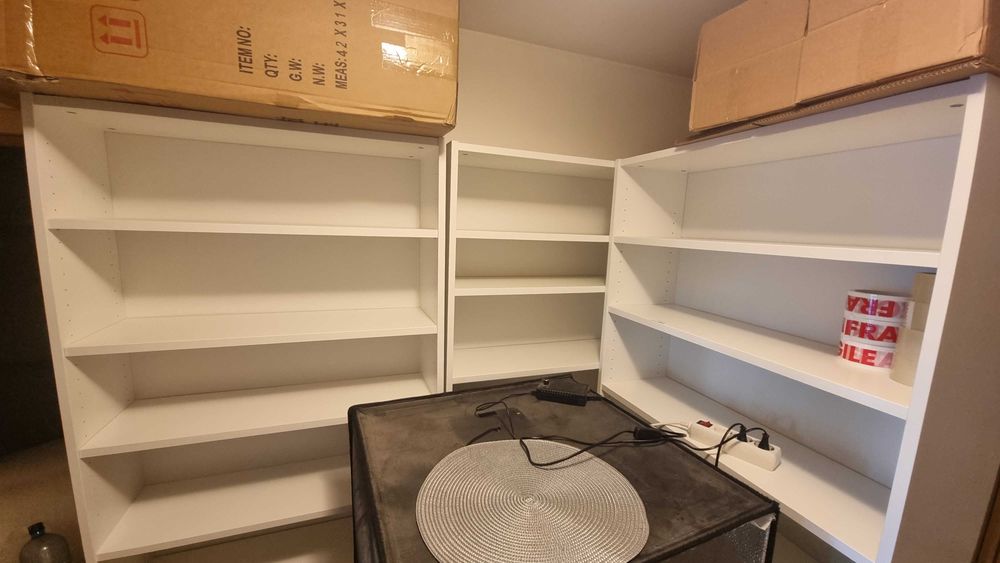 Biblioteca Billy 80x28x202 cm cu 7 polite (una in plus) din Ikea 4 buc