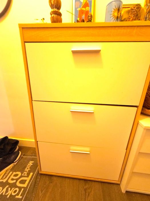 Vreau sa vand mobilier electrocasnice anvelope dulapuri