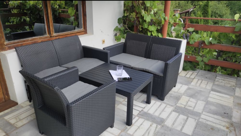 Къща на четири нива с изграден басейн област София