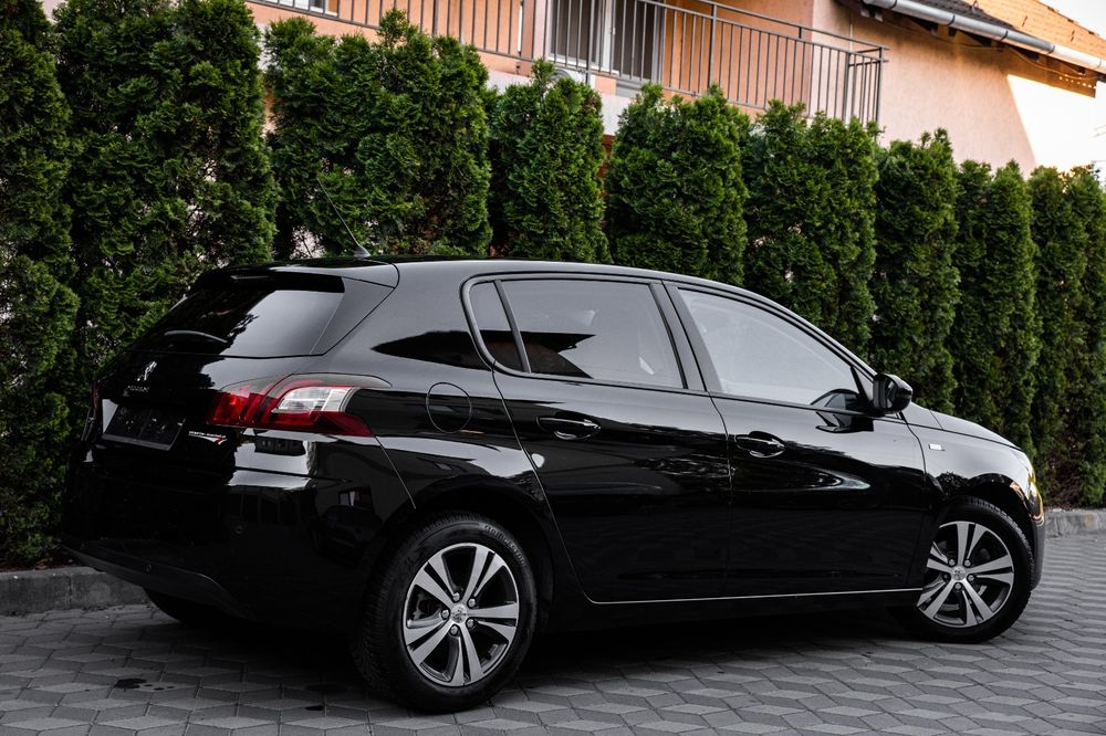 ~Peugeot 308~1.2 Benzina~An 2016~Km 108.000~Euro 6 !!!