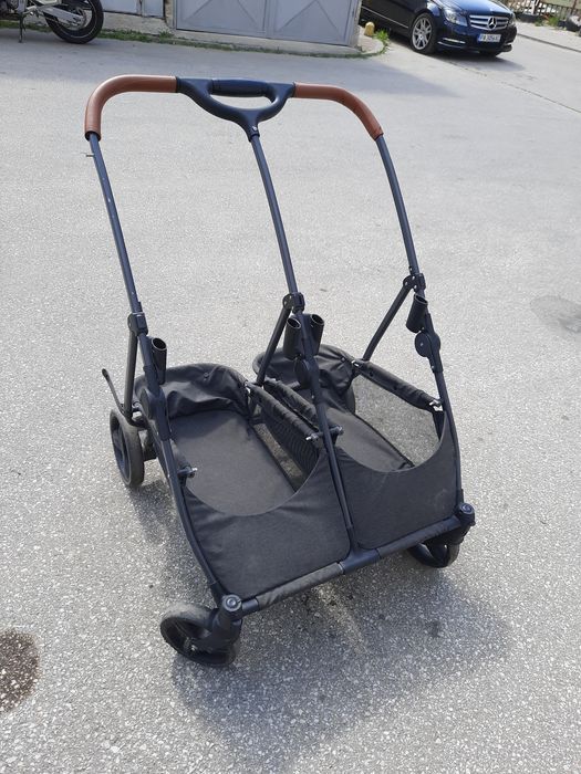 Бебешка количка за близнаци Chipolino Duo