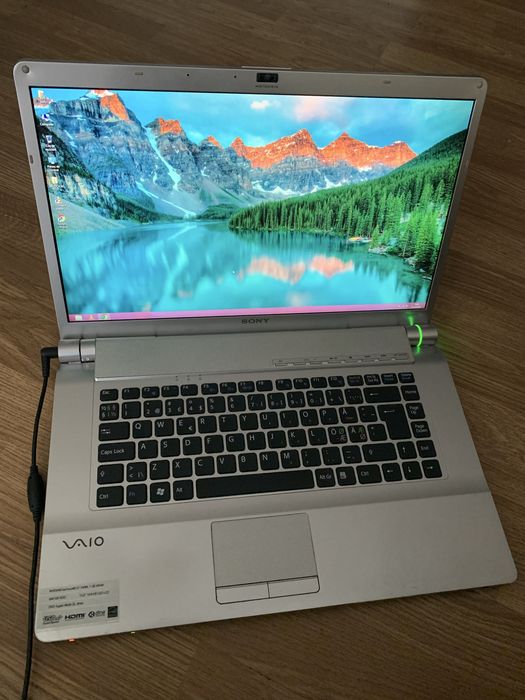 Laptop Sony Vaio display 15,6 led,500gb mem,4gb ram ddr3 cu incarcator