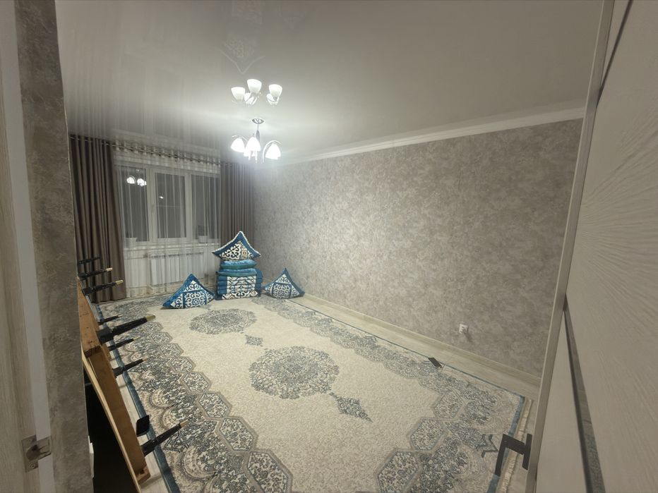 Шұғыл түрде 3 бөлмелі пәтер сатылады.