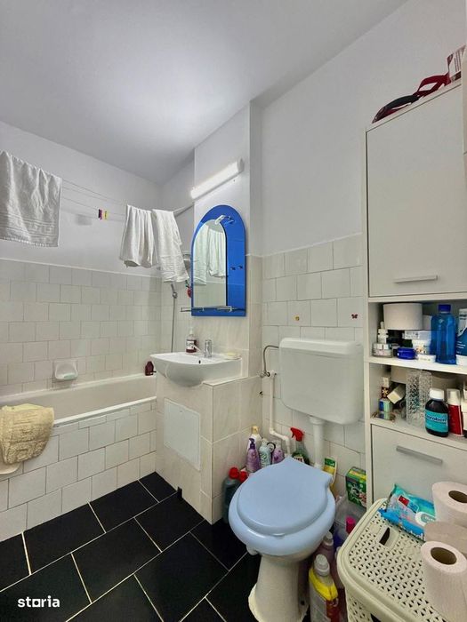 Apartament generos, centru Navodari, stradal,
