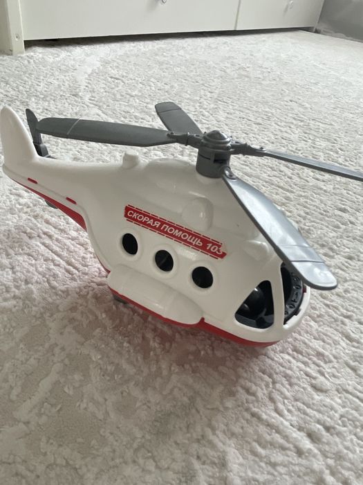 Продам игрушки для мальчика