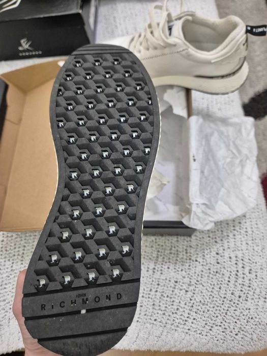 John RIchmond barbati, albi, de piele, marime 40