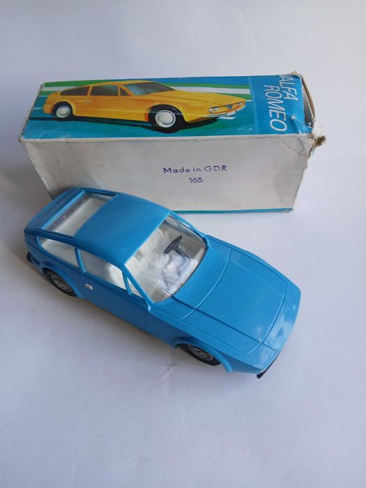 PIKO стара пластмасова играчка Alfa Romeo Zagato.