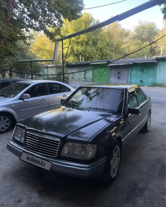 Мерседес 124 / Ешка / Черный Мерс