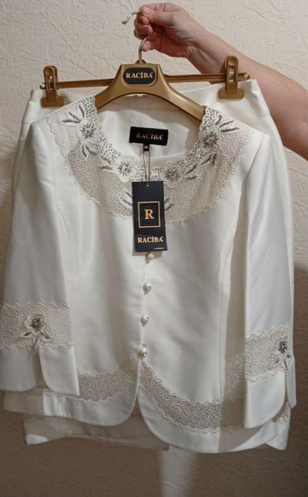 Ayyolar , qizlar kastyum yubkasi