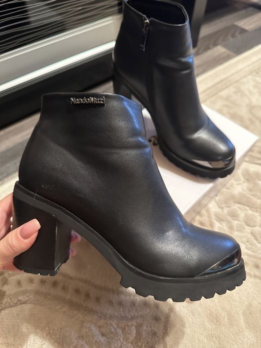 Продам  ботильоны осень