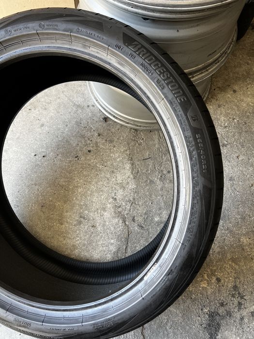 4 anvelope vara ca NOI 255/40/21 , Bridgestone , 7.4 mm