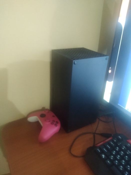 Продам xbox series x 1тб